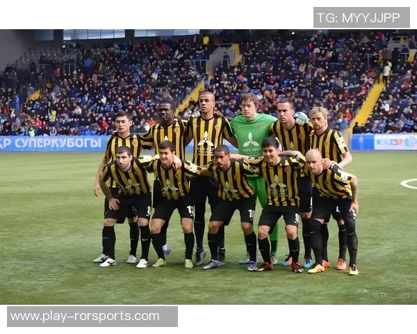 探讨上海足球队在欧冠赛场上的团队协作与战术创新 探讨上海足球队在欧冠赛场上的团队协作与战术创新